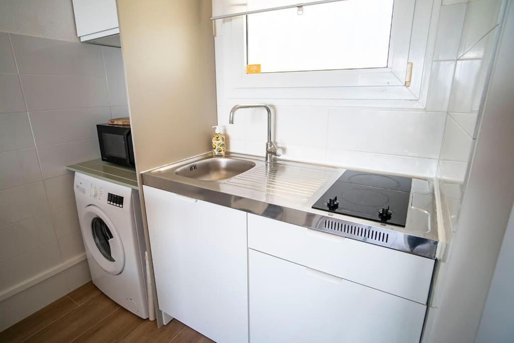 Superb T4 Souplex In Giens Appartement